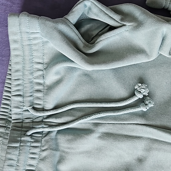 Aritzia TNA Airy Fleece Slim Sweatpant Green S - Picture 5 of 8